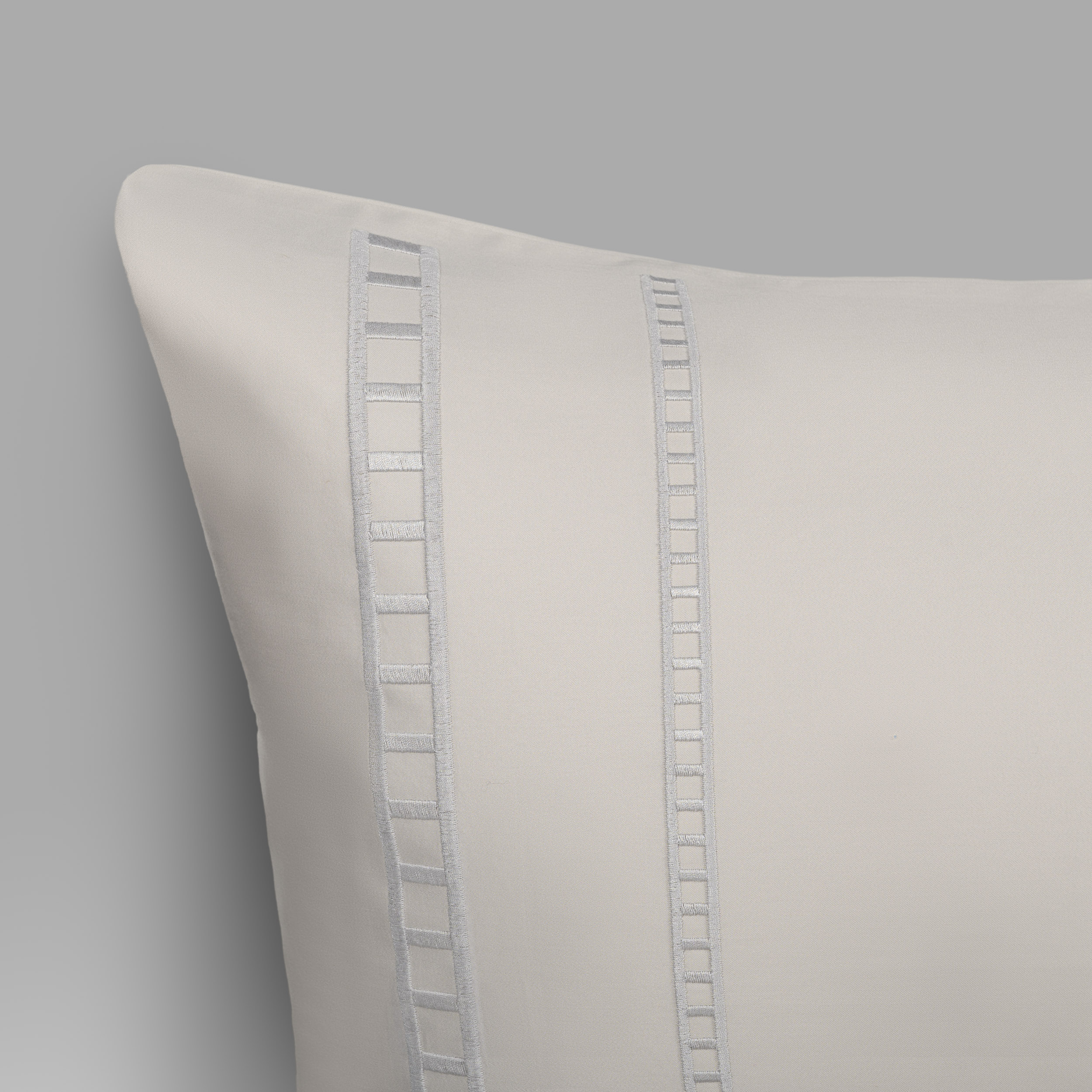 Grand ajour pillowcase grigio dolomite 